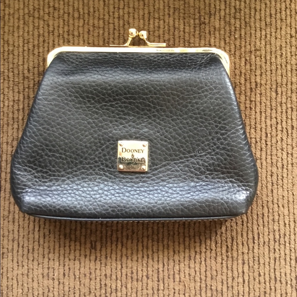 Dooney & Bourke like new change n card holders💐
